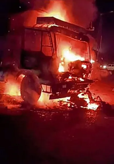 पटियाला में हादसे में ट्रक और बाइक को लगी आग  एक युवक जिंदा जला