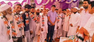 पूर्व मंत्री अकरम खान ने सरपंच सहित दर्जनों लोगों का पार्टी में किया स्वागत