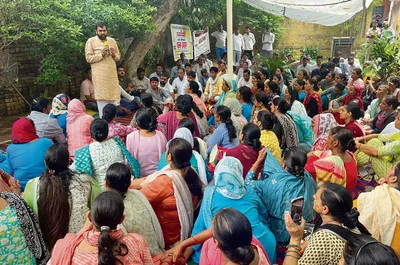 विधायक चिरंजीव राव ने हड़ताल पर बैठे एनएचएम कर्मचारियों को दिया समर्थन