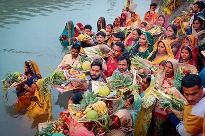 सूर्योपासना के साथ प्रकृति व पर्यावरण का संरक्षण