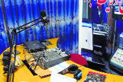 तालिबान ने कंधार में रेडियो स्टेशन पर भी किया कब्जा  अब नहीं बजेगा संगीत 
