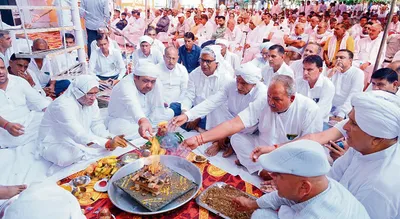 हजारों लोगों ने हाथ उठाकर सुल्तान जडौला का किया समर्थन