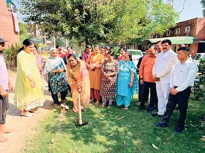 पार्षद ने शुरू कराया नयी सीवरेज लाइन का कार्य