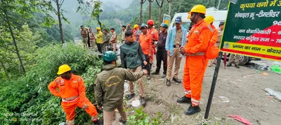 video kedarnath relief work    केदार घाटी में फंसे तीर्थयात्रियों को निकालने के लिए चला अभियान