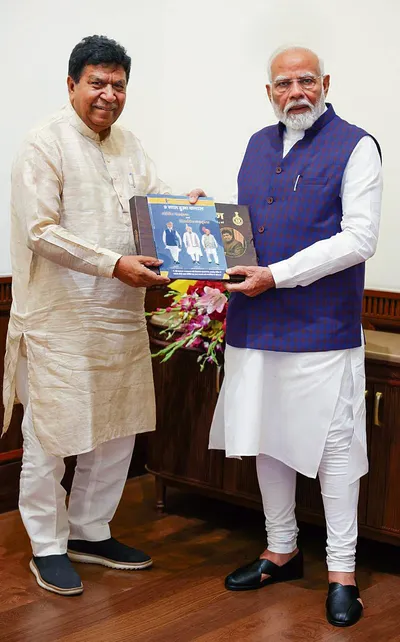 प्रधानमंत्री मोदी से विस स्पीकर ज्ञानचंद गुप्ता ने की मुलाकात