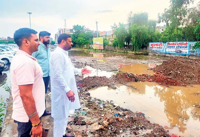 परिवार के सदस्य से शिलान्यास करवाना असंवैधानिक  मलौर