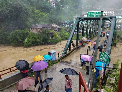 उत्तराखंड में बारिश से जनजीवन अस्त व्यस्त  रेड अलर्ट