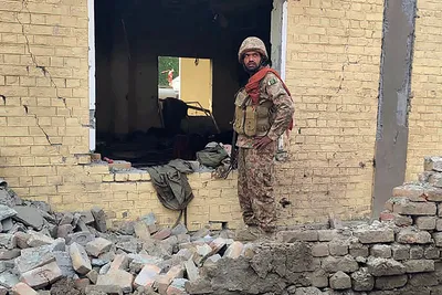 आत्मघाती आतंकी हमले में 23 पाक सैनिकों की मौत