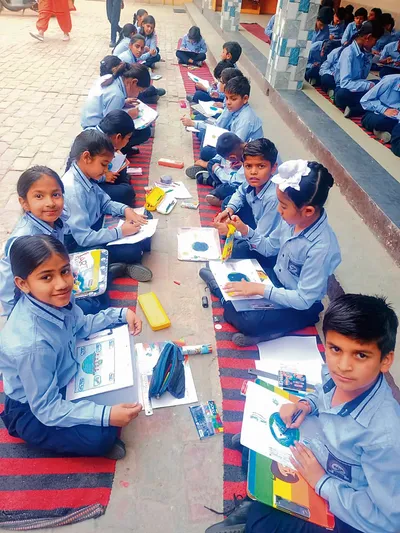 पृथ्वी दिवस पर स्कूल में पेंटिंग प्रतियोगिता  प्रश्नोत्तरी का आयोजन