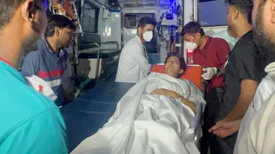 delhi water crisis  अनशन पर बैठी आतिशी की तबियत बिगड़ी  अस्पताल में भर्ती