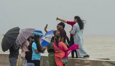 cyclonic storm dana  बंगाल  ओडिशा के तट के करीब पहुंचा चक्रवाती तूफान ‘दाना   कई हिस्सों में हुई बारिश