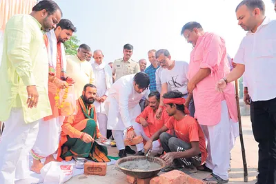 विधायक मुकेश शर्मा ने शीतला माता मंदिर परिसर में किया छठ घाट का भूमि पूजन