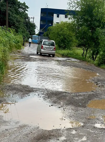 हररायेपुर ढेला वाया गुरुमाजरा सड़क खस्ता