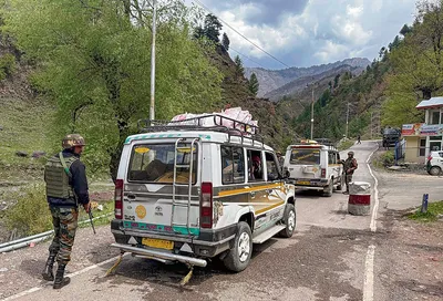 जम्मू कश्मीर में घुसपैठ की कोशिश नाकाम  एक आतंकी ढेर